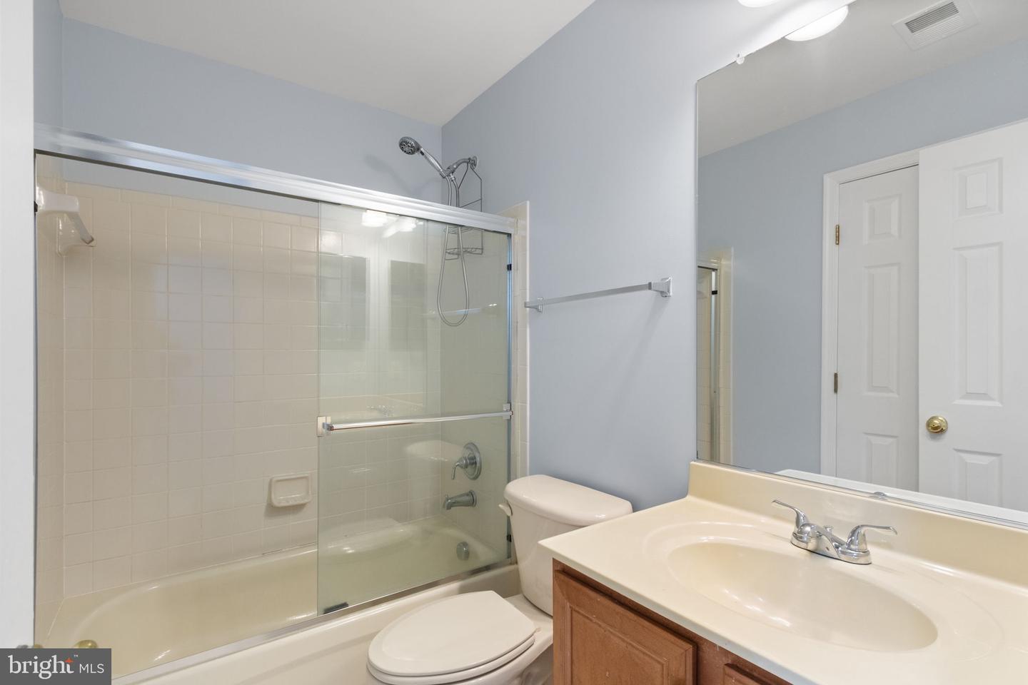 12904 LEATHERWOOD LN, WOODBRIDGE, Virginia 22192, 3 Bedrooms Bedrooms, ,2 BathroomsBathrooms,Residential,For sale,12904 LEATHERWOOD LN,VAPW2098888 MLS # VAPW2098888