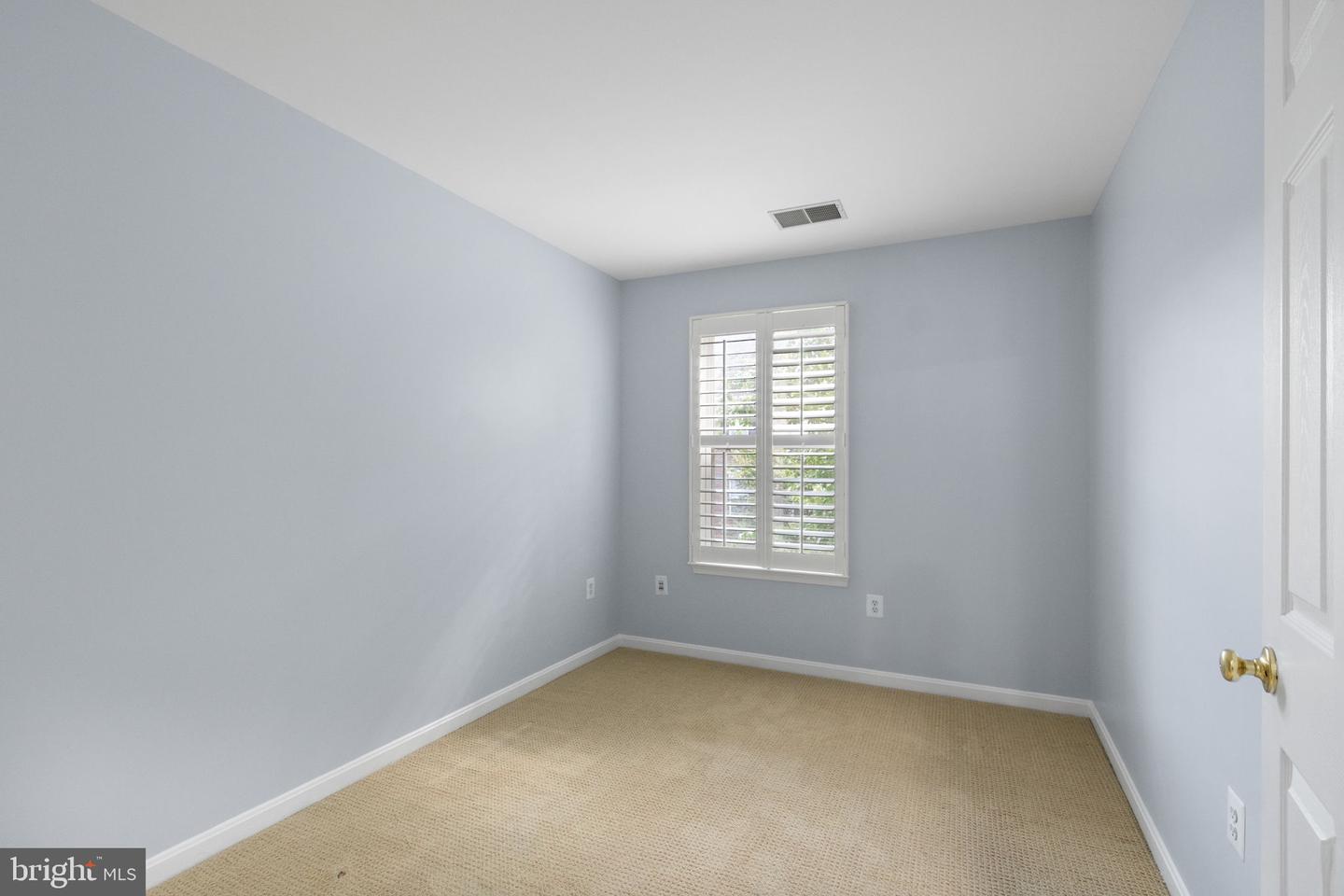 12904 LEATHERWOOD LN, WOODBRIDGE, Virginia 22192, 3 Bedrooms Bedrooms, ,2 BathroomsBathrooms,Residential,For sale,12904 LEATHERWOOD LN,VAPW2098888 MLS # VAPW2098888