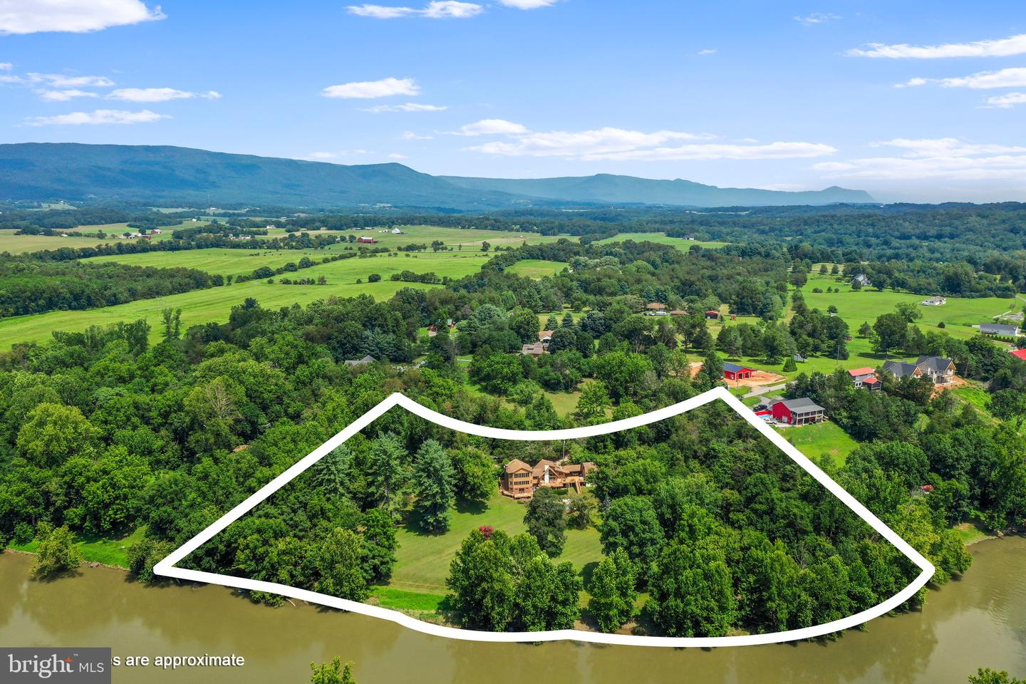 127 N WEST TURN, SHENANDOAH, Virginia 22849, 3 Bedrooms Bedrooms, ,5 BathroomsBathrooms,Residential,For sale,127 N WEST TURN,VAPA2005222 MLS # VAPA2005222