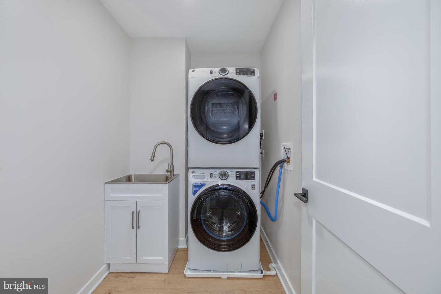 255 W. FALLS STATION BLVD #315, FALLS CHURCH, Virginia 22046, 2 Bedrooms Bedrooms, 4 Rooms Rooms,2 BathroomsBathrooms,Residential,For sale,255 W. FALLS STATION BLVD #315,VAFA2003188 MLS # VAFA2003188