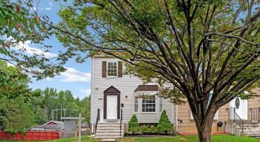 5950 HERITAGE SQUARE DR, BURKE, Virginia 22015, 3 Bedrooms Bedrooms, ,2 BathroomsBathrooms,Residential,For sale,5950 HERITAGE SQUARE DR,VAFX2261826 MLS # VAFX2261826