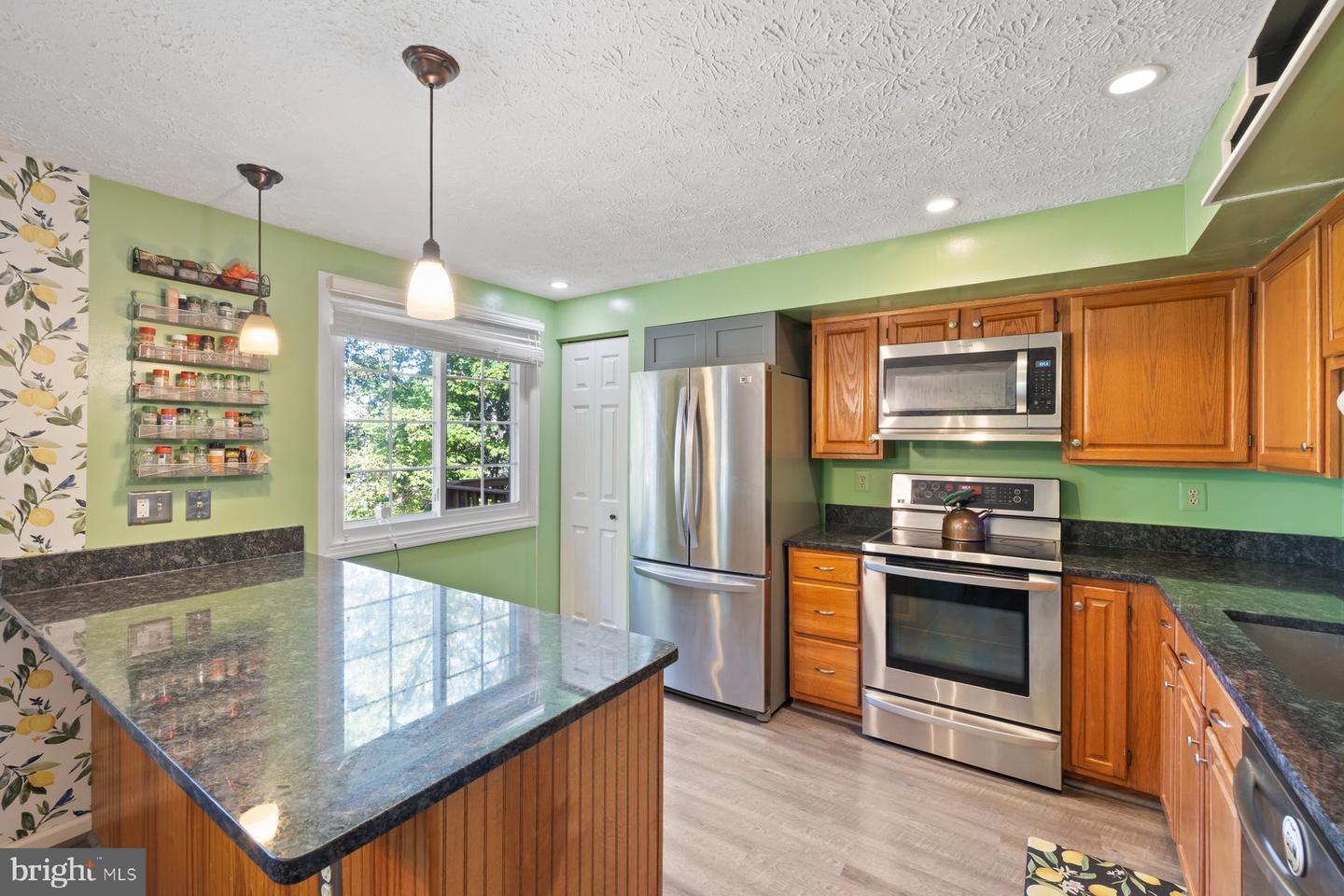 14146 RED RIVER DR, CENTREVILLE, Virginia 20121, 3 Bedrooms Bedrooms, 12 Rooms Rooms,2 BathroomsBathrooms,Residential,For sale,14146 RED RIVER DR,VAFX2262854 MLS # VAFX2262854