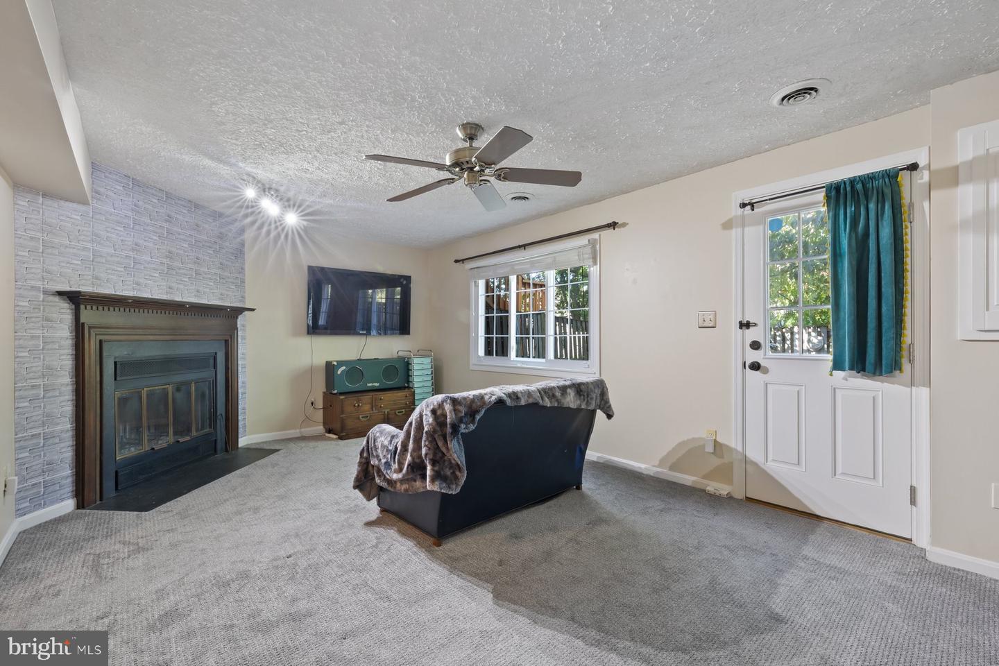 14146 RED RIVER DR, CENTREVILLE, Virginia 20121, 3 Bedrooms Bedrooms, 12 Rooms Rooms,2 BathroomsBathrooms,Residential,For sale,14146 RED RIVER DR,VAFX2262854 MLS # VAFX2262854