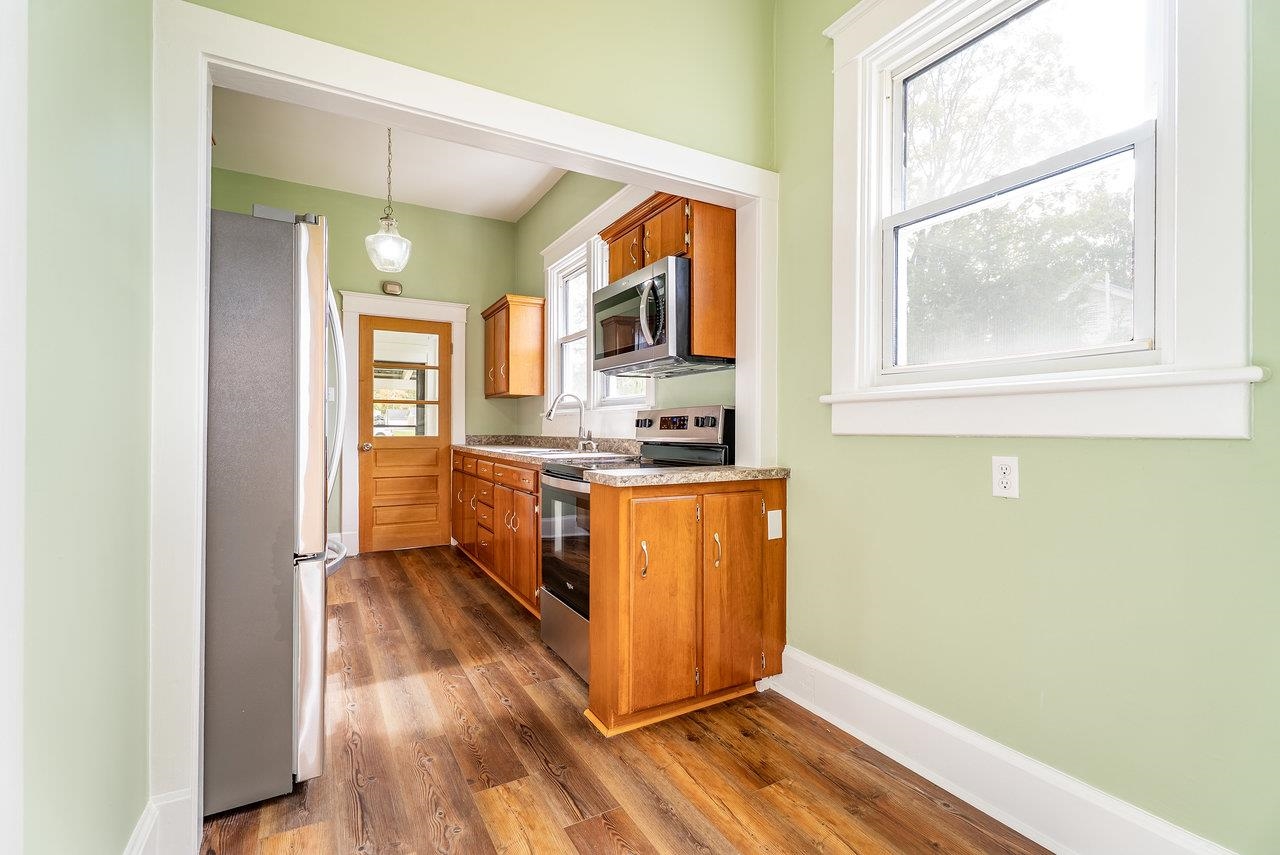 96 PARK AVE, GROTTOES, Virginia 24441, 3 Bedrooms Bedrooms, ,1 BathroomBathrooms,Residential,96 PARK AVE,670200 MLS # 670200