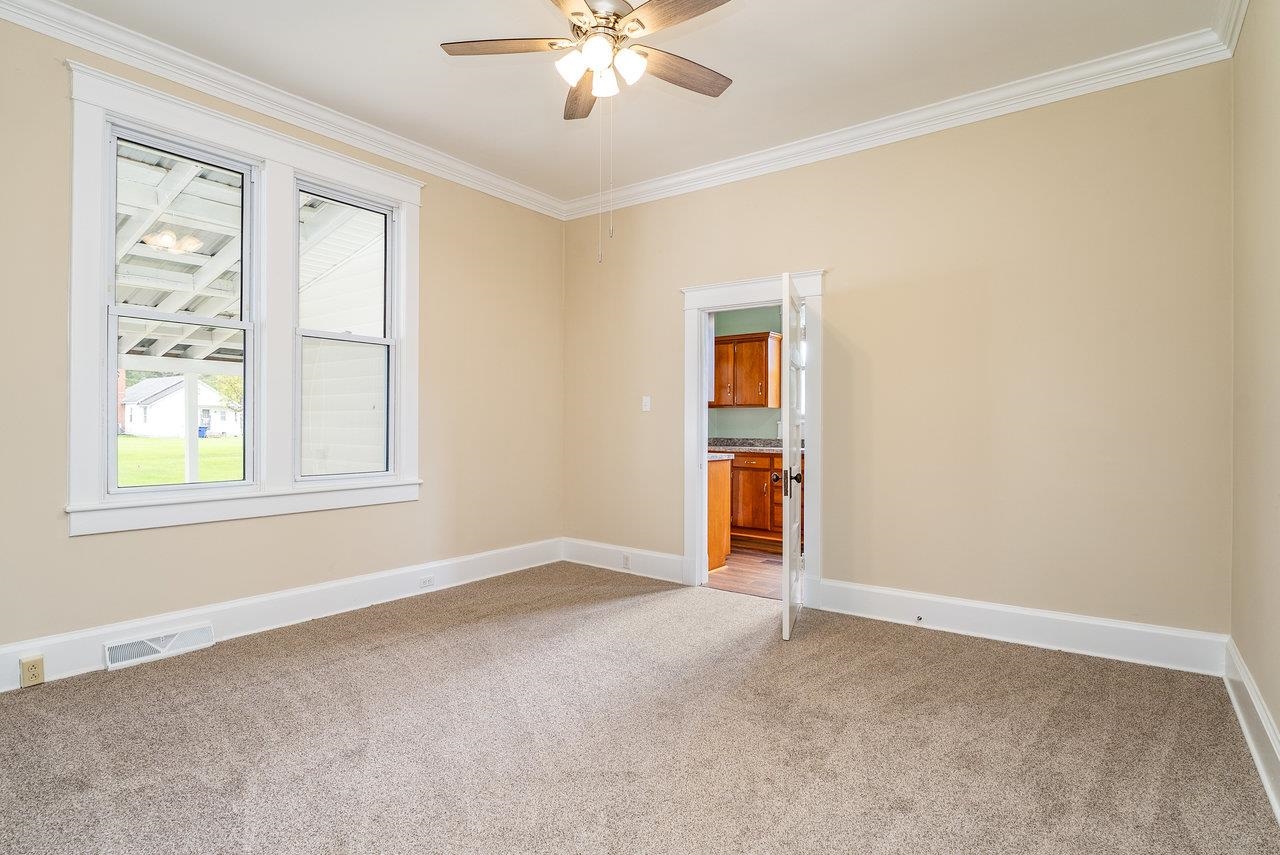 96 PARK AVE, GROTTOES, Virginia 24441, 3 Bedrooms Bedrooms, ,1 BathroomBathrooms,Residential,96 PARK AVE,670200 MLS # 670200