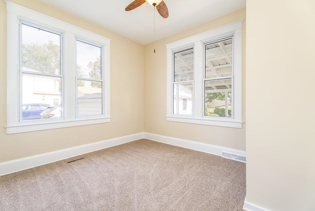 96 PARK AVE, GROTTOES, Virginia 24441, 3 Bedrooms Bedrooms, ,1 BathroomBathrooms,Residential,96 PARK AVE,670200 MLS # 670200