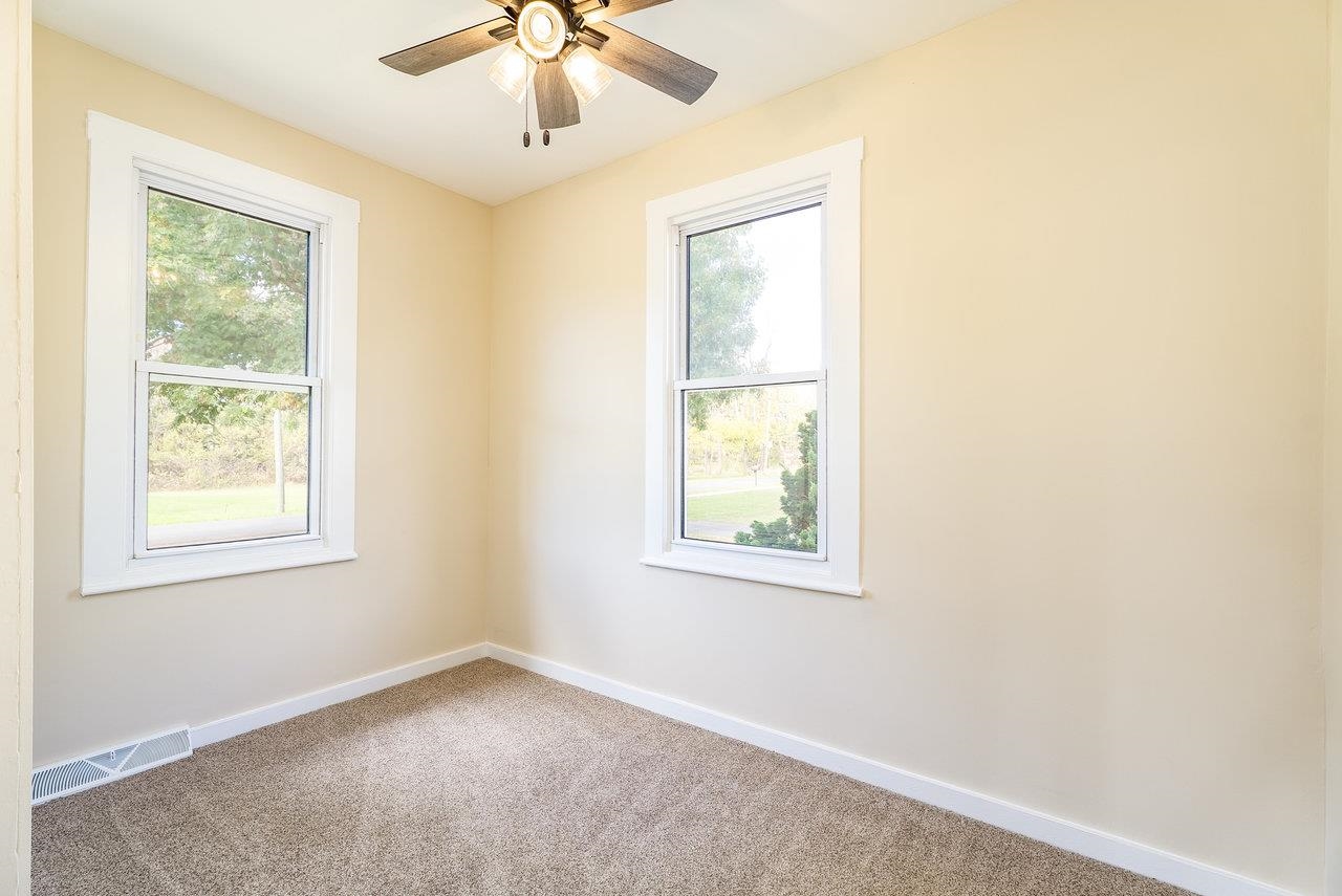 96 PARK AVE, GROTTOES, Virginia 24441, 3 Bedrooms Bedrooms, ,1 BathroomBathrooms,Residential,96 PARK AVE,670200 MLS # 670200
