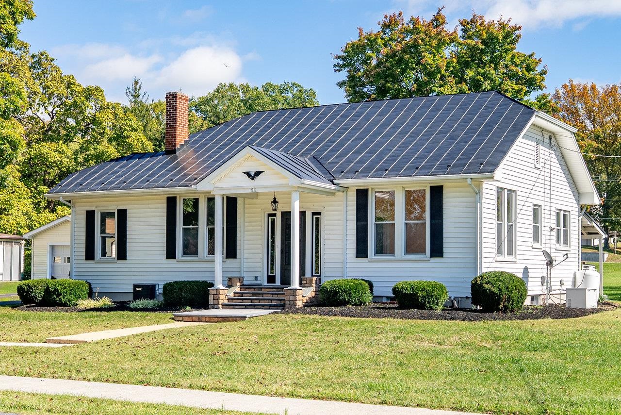 96 PARK AVE, GROTTOES, Virginia 24441, 3 Bedrooms Bedrooms, ,1 BathroomBathrooms,Residential,96 PARK AVE,670200 MLS # 670200