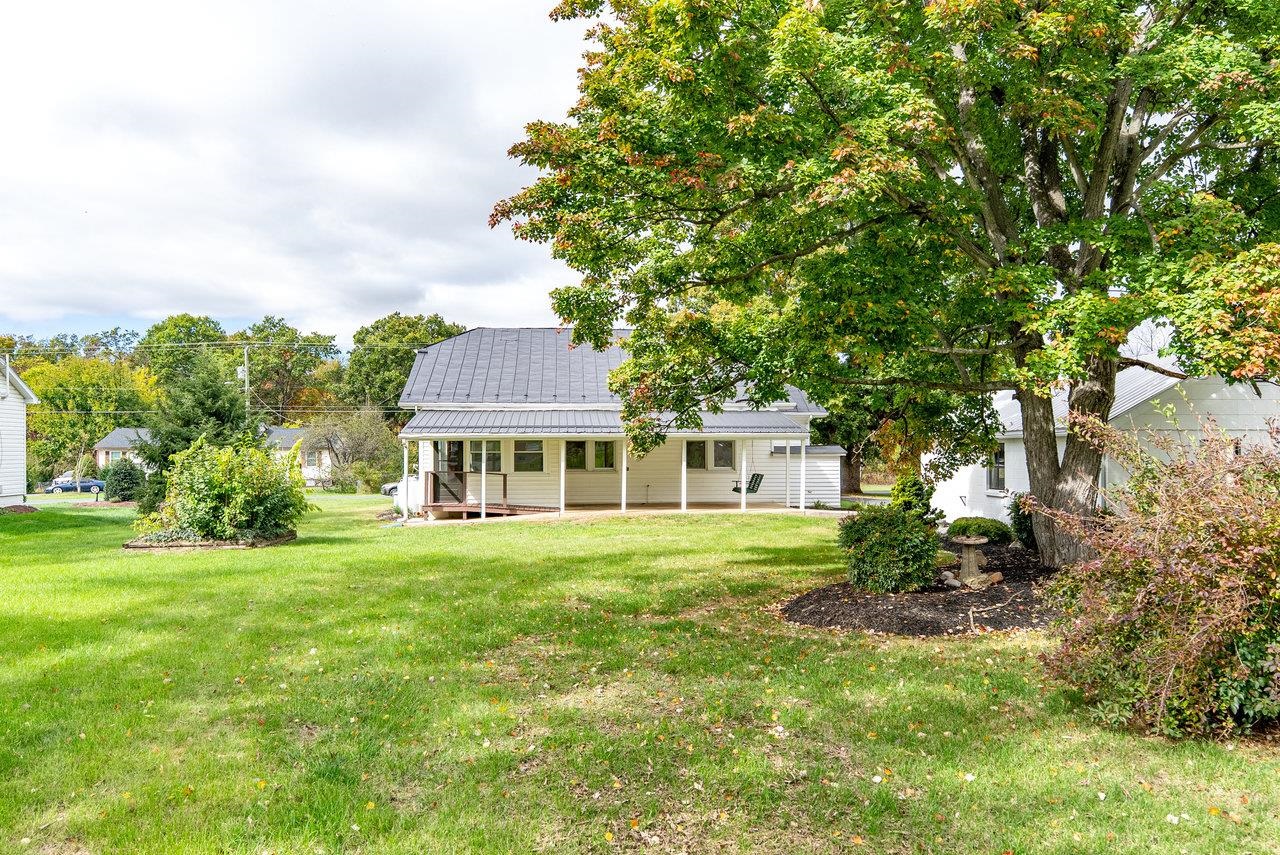 96 PARK AVE, GROTTOES, Virginia 24441, 3 Bedrooms Bedrooms, ,1 BathroomBathrooms,Residential,96 PARK AVE,670200 MLS # 670200