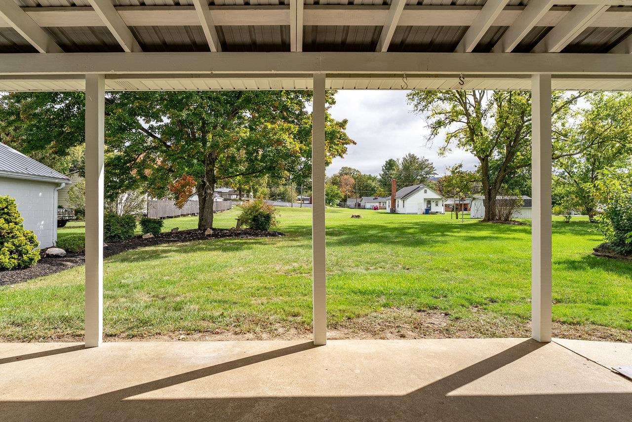 96 PARK AVE, GROTTOES, Virginia 24441, 3 Bedrooms Bedrooms, ,1 BathroomBathrooms,Residential,96 PARK AVE,670200 MLS # 670200
