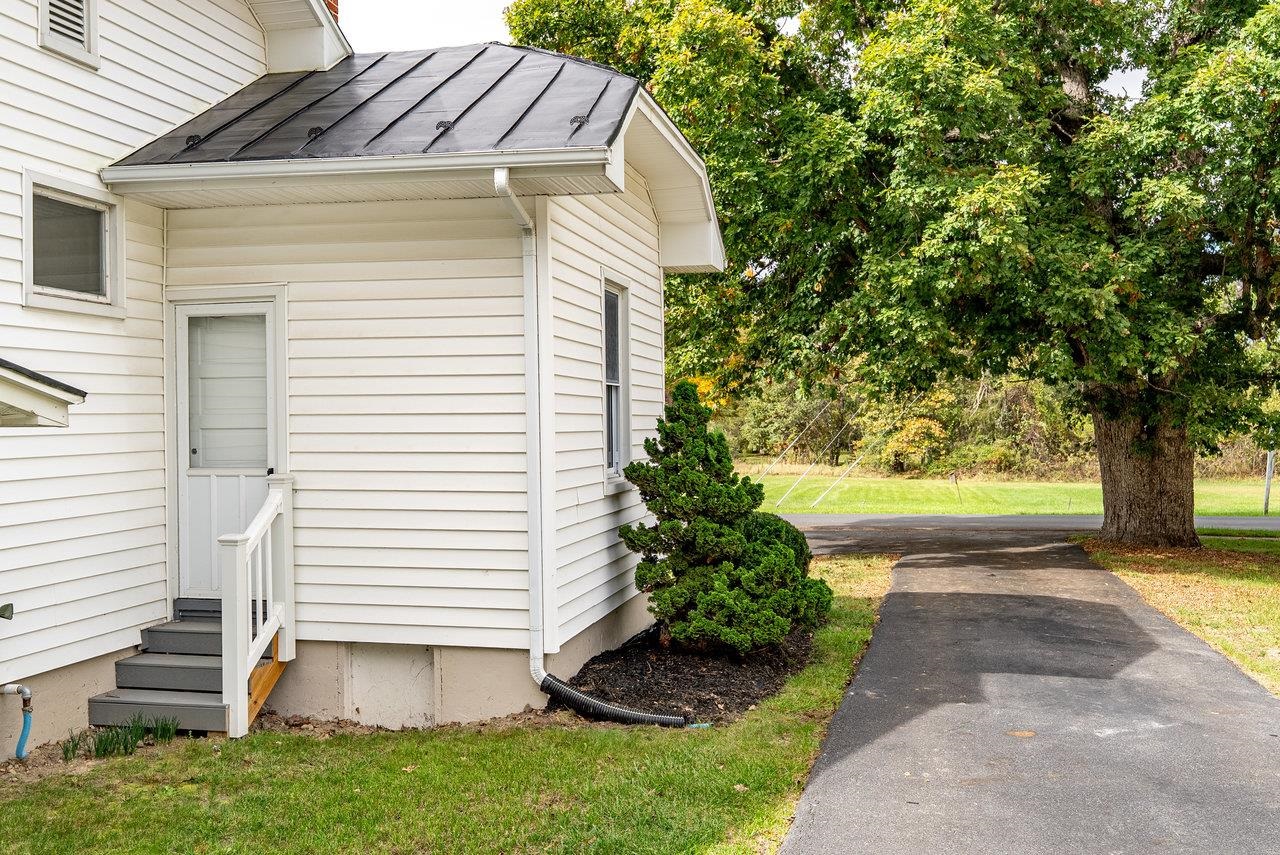 96 PARK AVE, GROTTOES, Virginia 24441, 3 Bedrooms Bedrooms, ,1 BathroomBathrooms,Residential,96 PARK AVE,670200 MLS # 670200