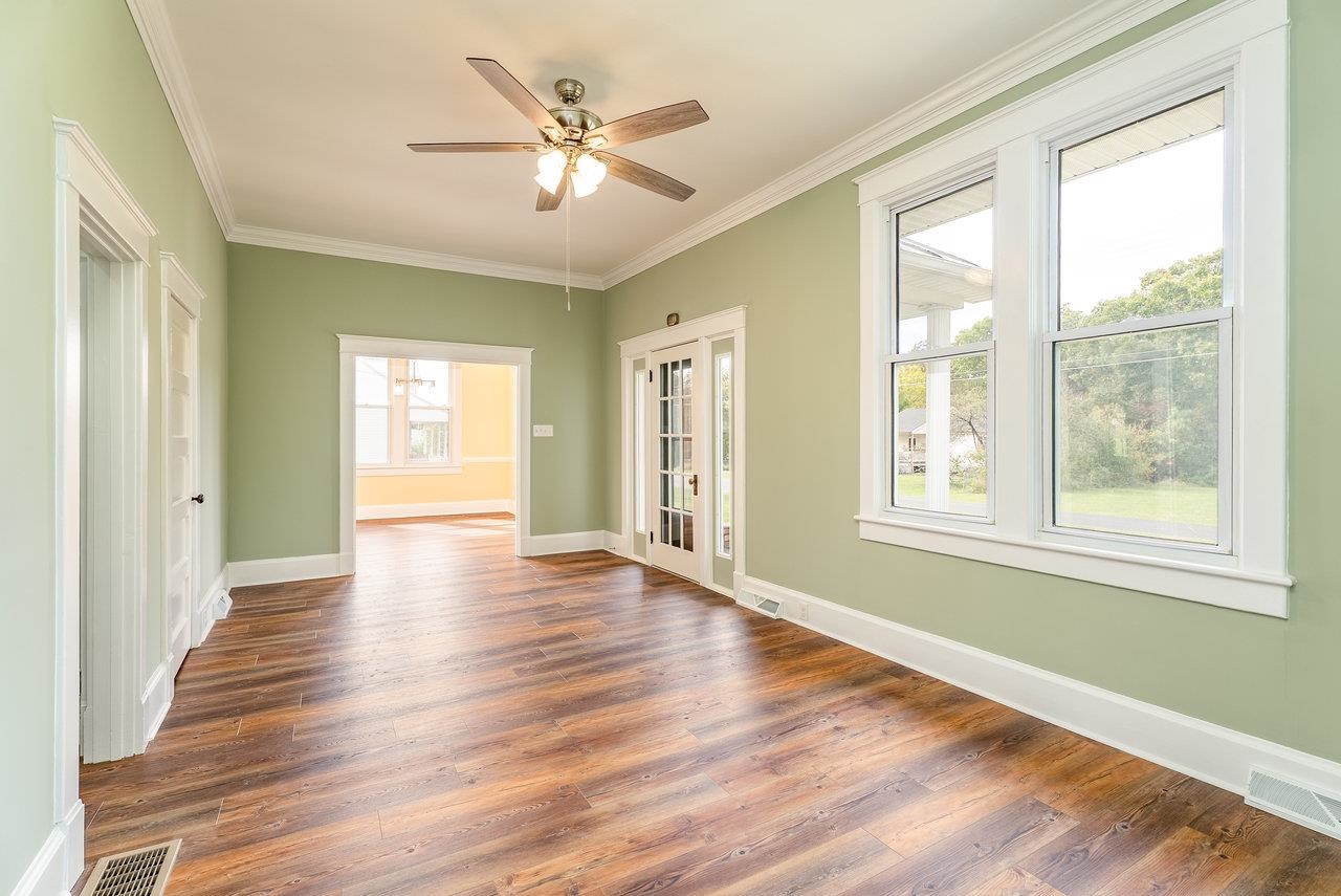 96 PARK AVE, GROTTOES, Virginia 24441, 3 Bedrooms Bedrooms, ,1 BathroomBathrooms,Residential,96 PARK AVE,670200 MLS # 670200