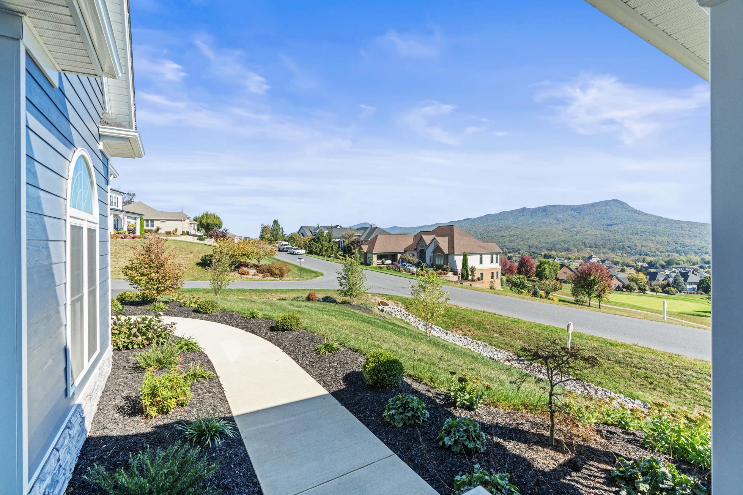 115 FLYNTSHIRE PL, ROCKINGHAM, Virginia 22801, 4 Bedrooms Bedrooms, ,2 BathroomsBathrooms,Residential,115 FLYNTSHIRE PL,670208 MLS # 670208