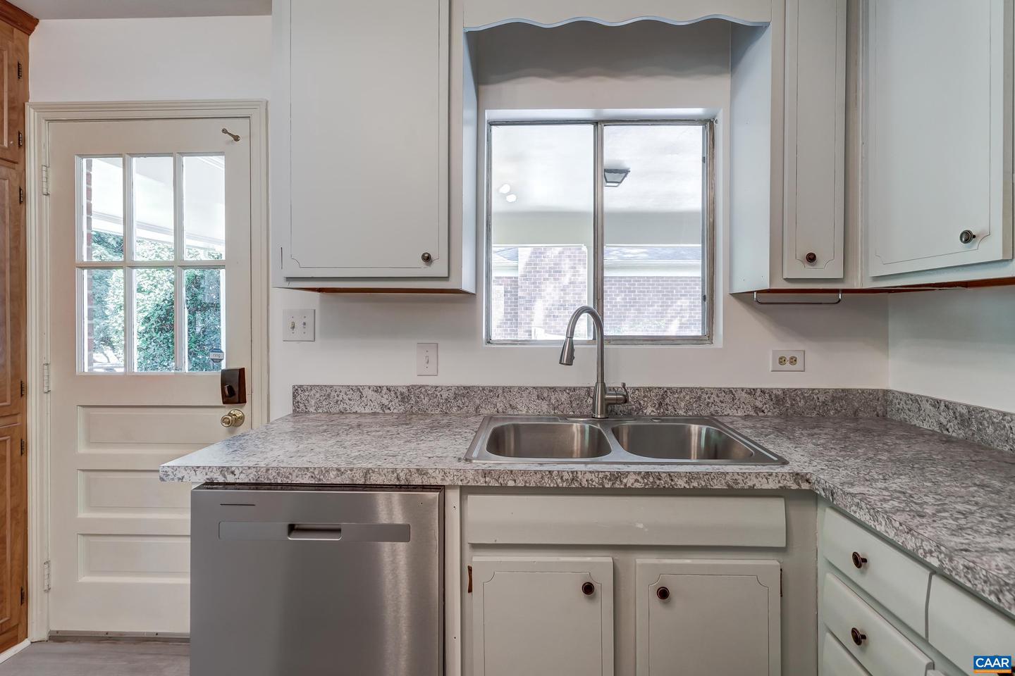 100 ELKHORN RD, CHARLOTTESVILLE, Virginia 22903, 3 Bedrooms Bedrooms, ,3 BathroomsBathrooms,Residential,For sale,100 ELKHORN RD,668857 MLS # 668857