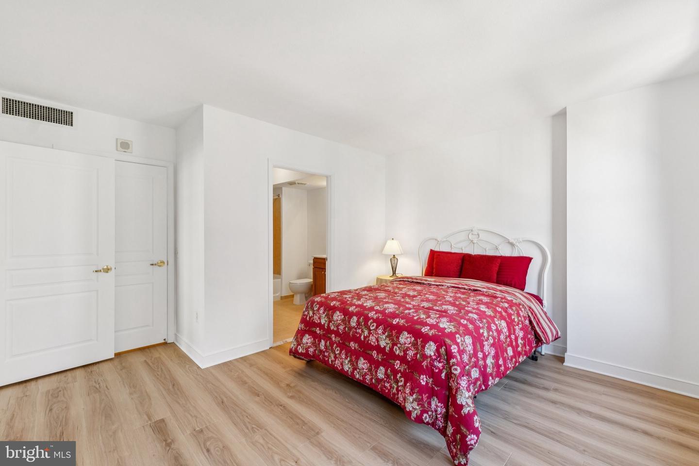 616 E ST NW #614, WASHINGTON, District Of Columbia 20004, 2 Bedrooms Bedrooms, ,2 BathroomsBathrooms,Residential,For sale,616 E ST NW #614,DCDC2222564 MLS # DCDC2222564