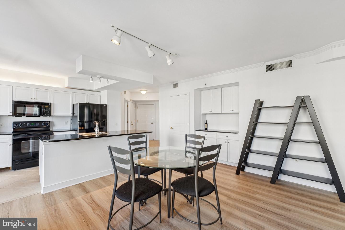 616 E ST NW #614, WASHINGTON, District Of Columbia 20004, 2 Bedrooms Bedrooms, ,2 BathroomsBathrooms,Residential,For sale,616 E ST NW #614,DCDC2222564 MLS # DCDC2222564