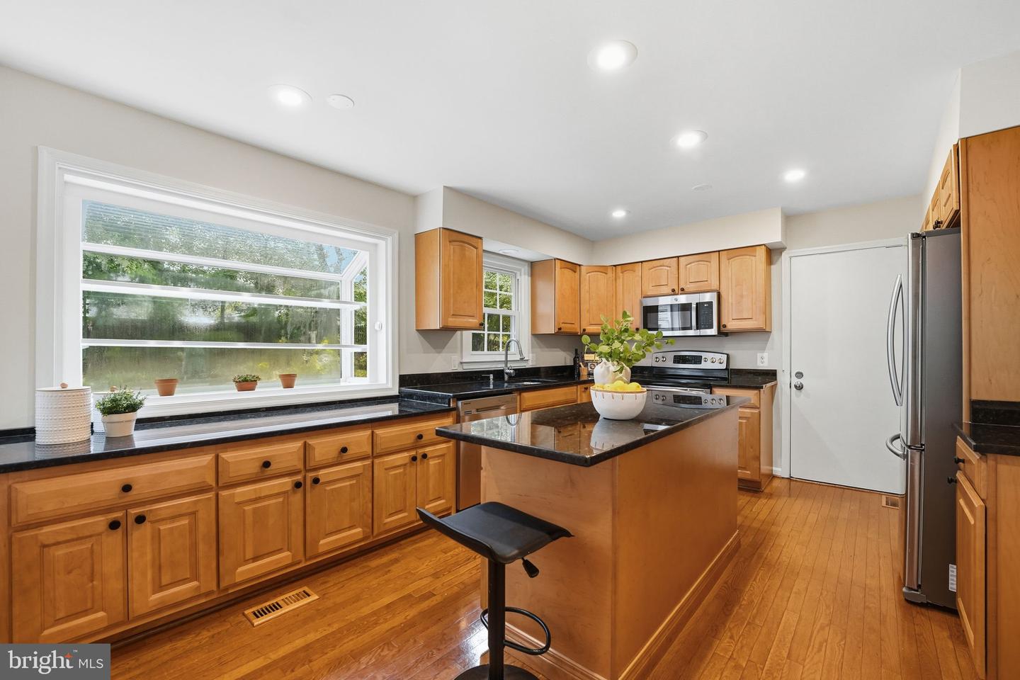 8126 VIOLA ST, SPRINGFIELD, Virginia 22152, 4 Bedrooms Bedrooms, ,2 BathroomsBathrooms,Residential,For sale,8126 VIOLA ST,VAFX2268396 MLS # VAFX2268396