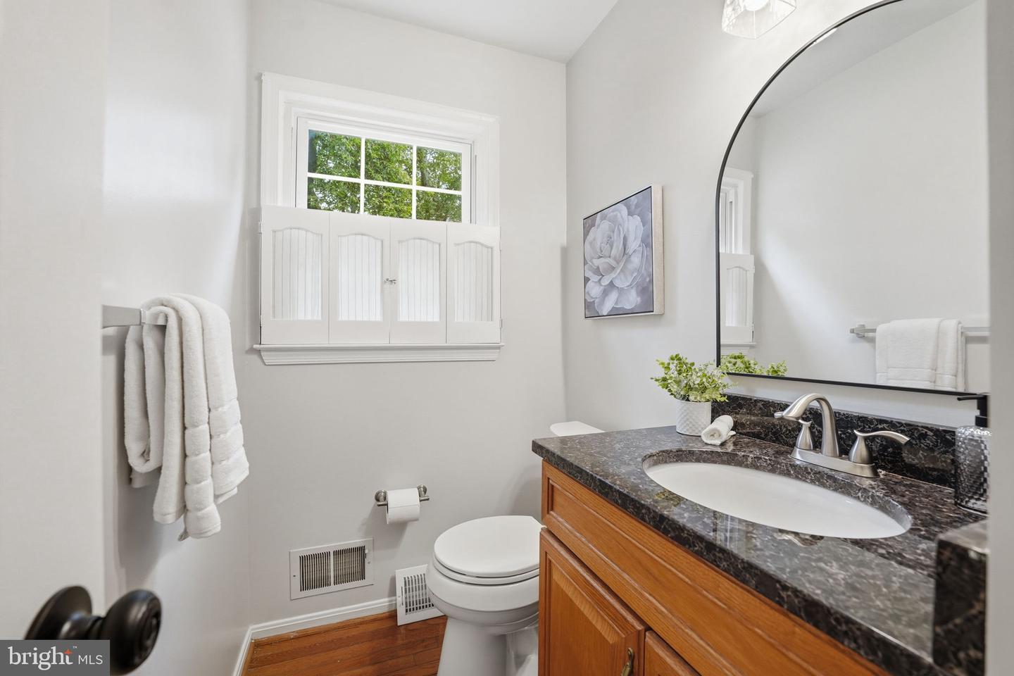 8126 VIOLA ST, SPRINGFIELD, Virginia 22152, 4 Bedrooms Bedrooms, ,2 BathroomsBathrooms,Residential,For sale,8126 VIOLA ST,VAFX2268396 MLS # VAFX2268396