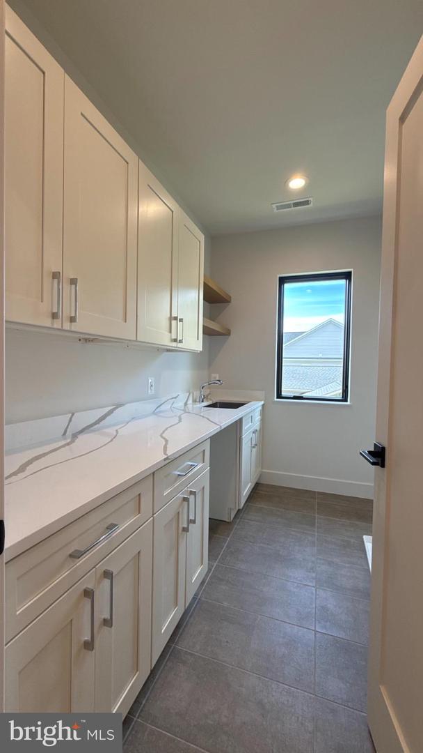 6816 DEAN DR, MCLEAN, Virginia 22101, 7 Bedrooms Bedrooms, 15 Rooms Rooms,6 BathroomsBathrooms,Residential,For sale,6816 DEAN DR,VAFX2269240 MLS # VAFX2269240