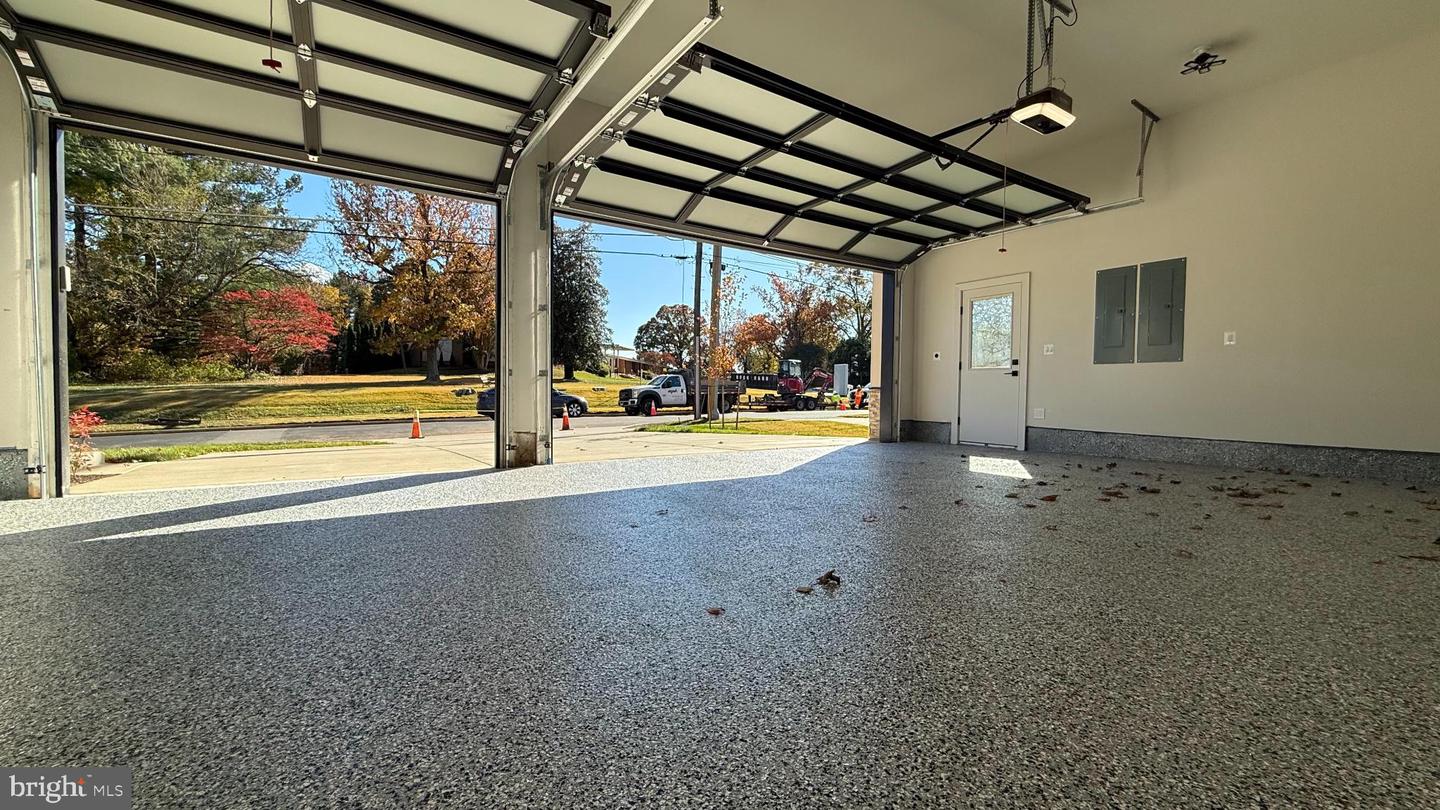 6816 DEAN DR, MCLEAN, Virginia 22101, 7 Bedrooms Bedrooms, 15 Rooms Rooms,6 BathroomsBathrooms,Residential,For sale,6816 DEAN DR,VAFX2269240 MLS # VAFX2269240