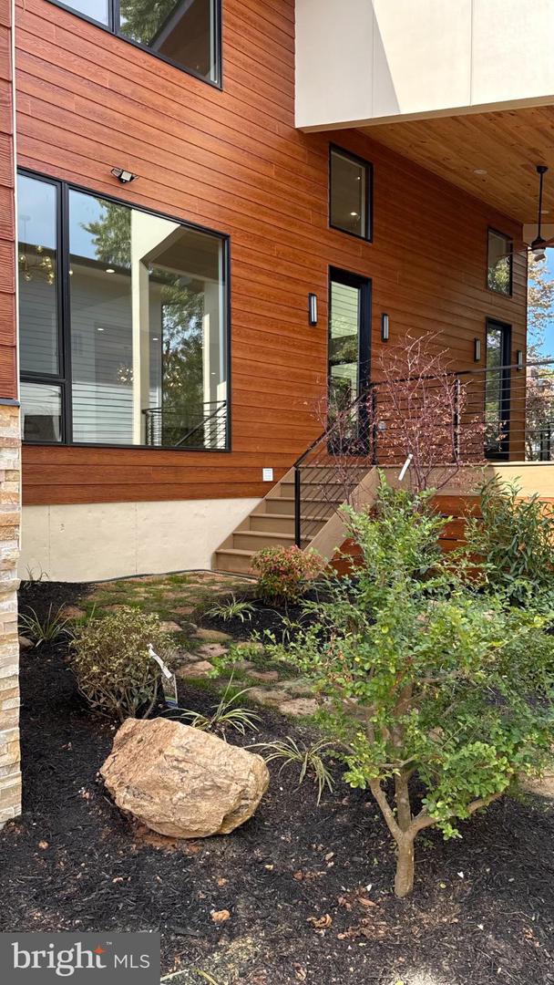 6816 DEAN DR, MCLEAN, Virginia 22101, 7 Bedrooms Bedrooms, 15 Rooms Rooms,6 BathroomsBathrooms,Residential,For sale,6816 DEAN DR,VAFX2269240 MLS # VAFX2269240 6816 DEAN DR, MCLEAN, Virginia 22101, 7 Bedrooms Bedrooms, 15 Rooms Rooms,6 BathroomsBathrooms,Residential,For sale,6816 DEAN DR,VAFX2269240 MLS # VAFX2269240