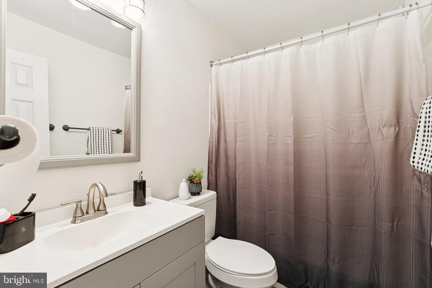 14556 EASTMAN ST, WOODBRIDGE, Virginia 22193, 4 Bedrooms Bedrooms, ,3 BathroomsBathrooms,Residential,For sale,14556 EASTMAN ST,VAPW2105042 MLS # VAPW2105042