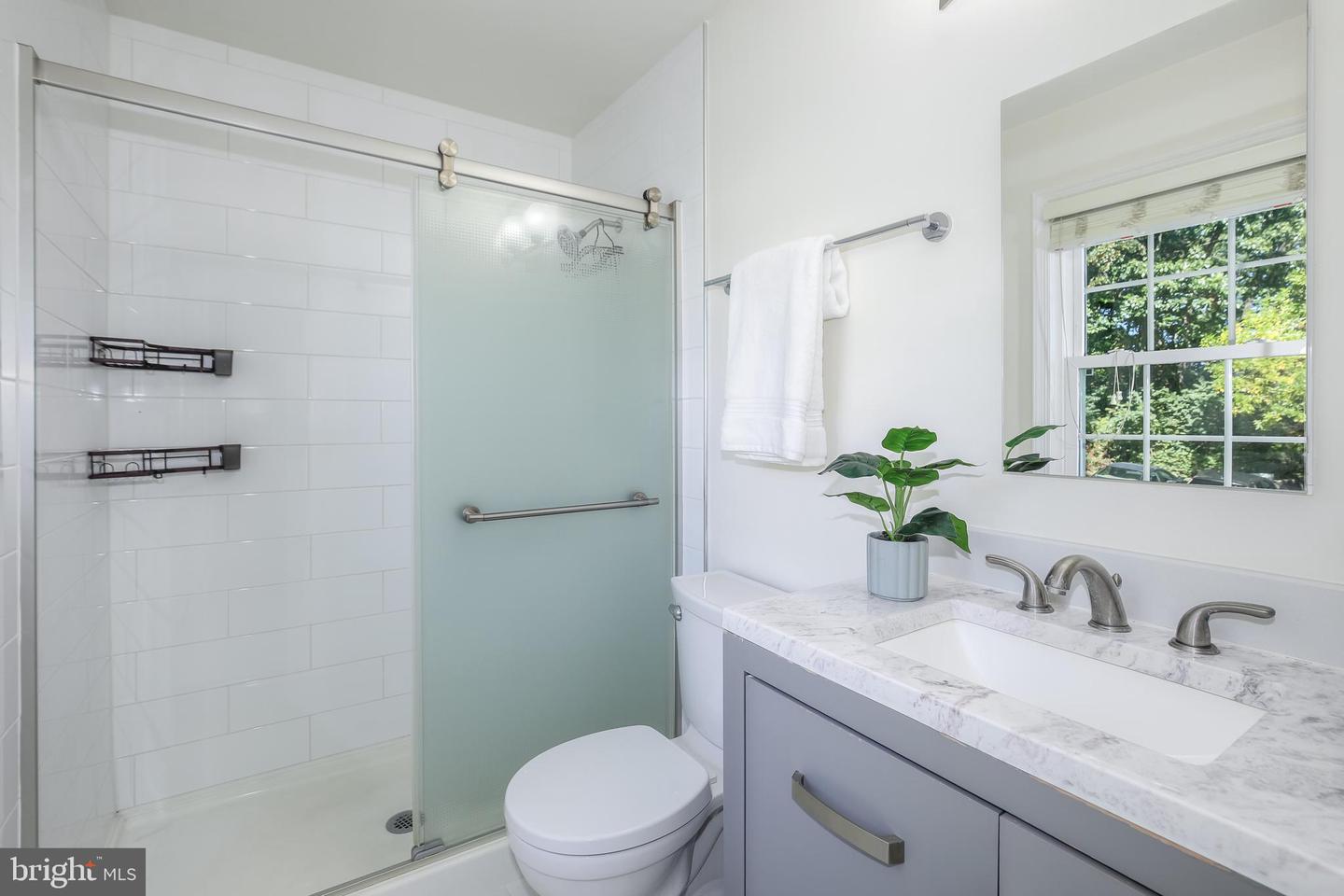 3005 SEVEN OAKS PL, FALLS CHURCH, Virginia 22042, 4 Bedrooms Bedrooms, ,3 BathroomsBathrooms,Residential,For sale,3005 SEVEN OAKS PL,VAFX2270206 MLS # VAFX2270206