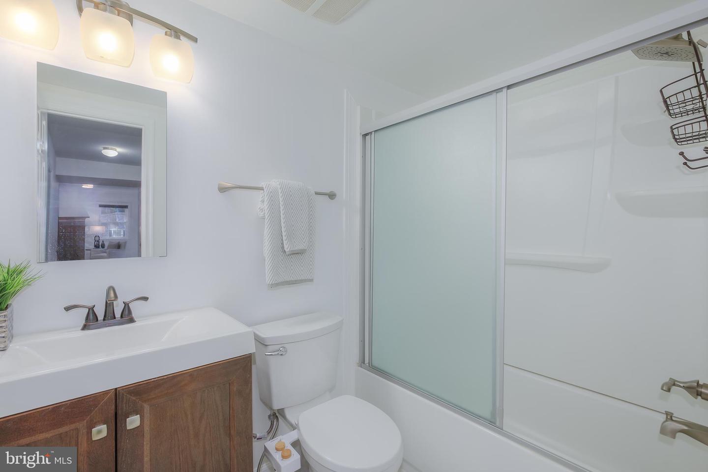 3005 SEVEN OAKS PL, FALLS CHURCH, Virginia 22042, 4 Bedrooms Bedrooms, ,3 BathroomsBathrooms,Residential,For sale,3005 SEVEN OAKS PL,VAFX2270206 MLS # VAFX2270206