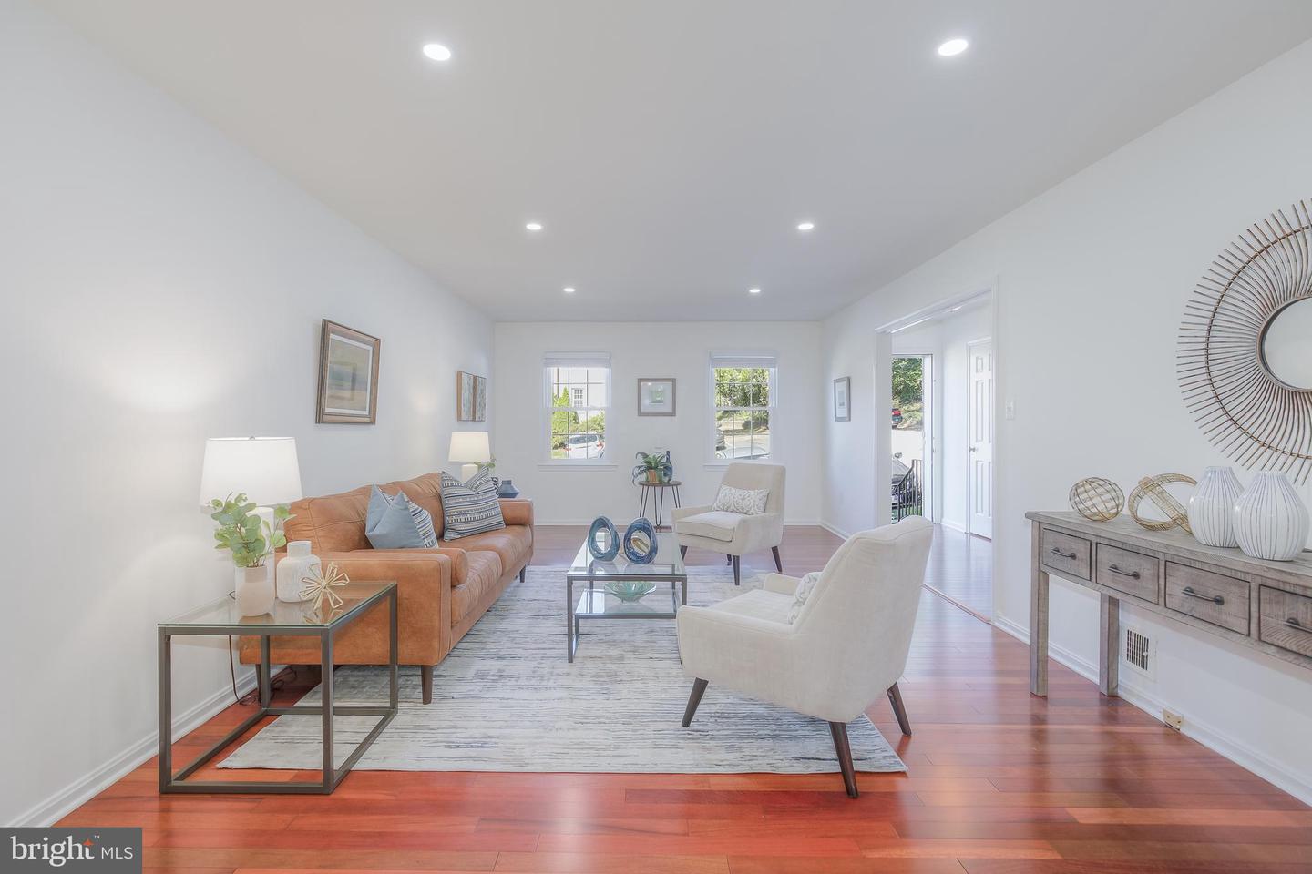 3005 SEVEN OAKS PL, FALLS CHURCH, Virginia 22042, 4 Bedrooms Bedrooms, ,3 BathroomsBathrooms,Residential,For sale,3005 SEVEN OAKS PL,VAFX2270206 MLS # VAFX2270206