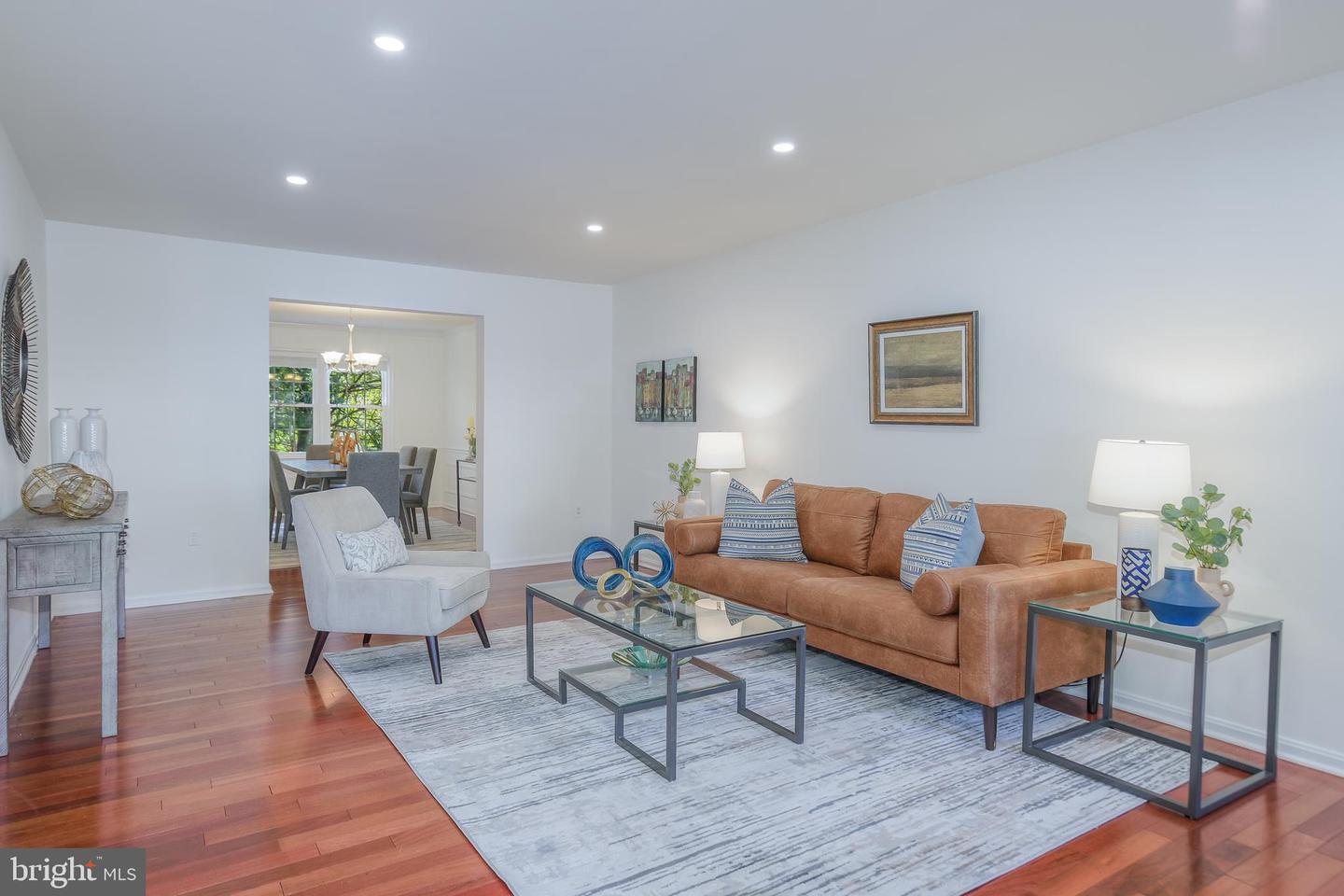 3005 SEVEN OAKS PL, FALLS CHURCH, Virginia 22042, 4 Bedrooms Bedrooms, ,3 BathroomsBathrooms,Residential,For sale,3005 SEVEN OAKS PL,VAFX2270206 MLS # VAFX2270206