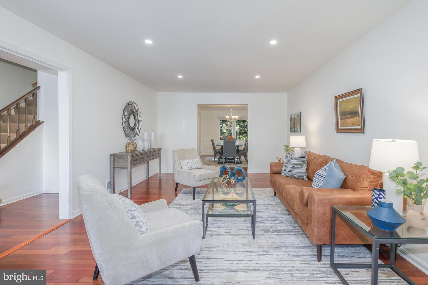 3005 SEVEN OAKS PL, FALLS CHURCH, Virginia 22042, 4 Bedrooms Bedrooms, ,3 BathroomsBathrooms,Residential,For sale,3005 SEVEN OAKS PL,VAFX2270206 MLS # VAFX2270206