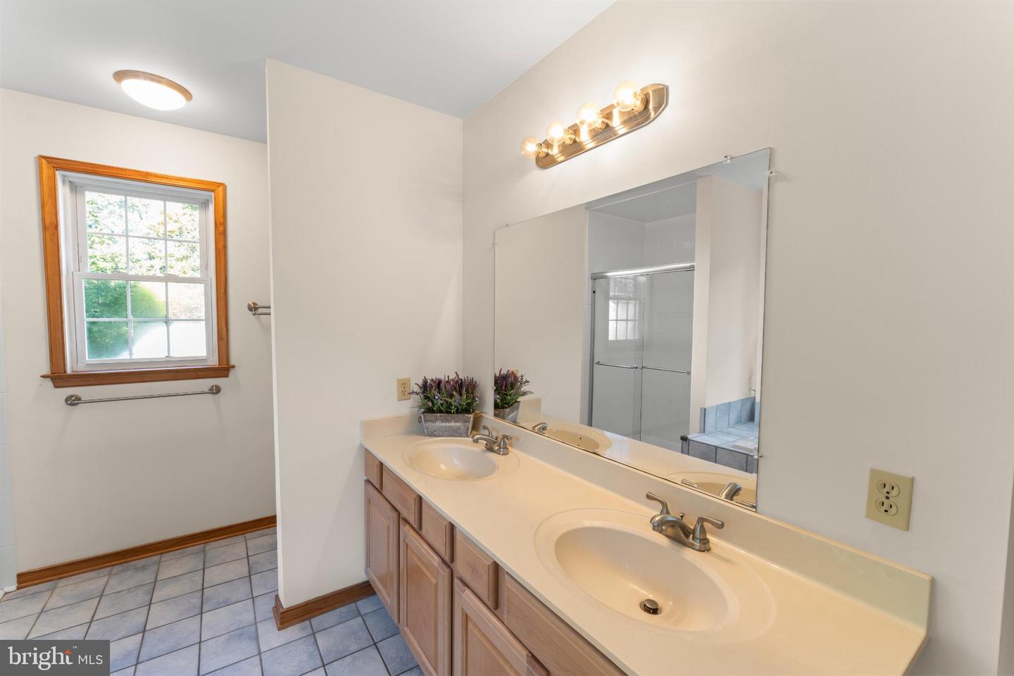 5 CRYSTAL CT, FREDERICKSBURG, Virginia 22405, 4 Bedrooms Bedrooms, 11 Rooms Rooms,2 BathroomsBathrooms,Residential,For sale,5 CRYSTAL CT,VAST2043276 MLS # VAST2043276