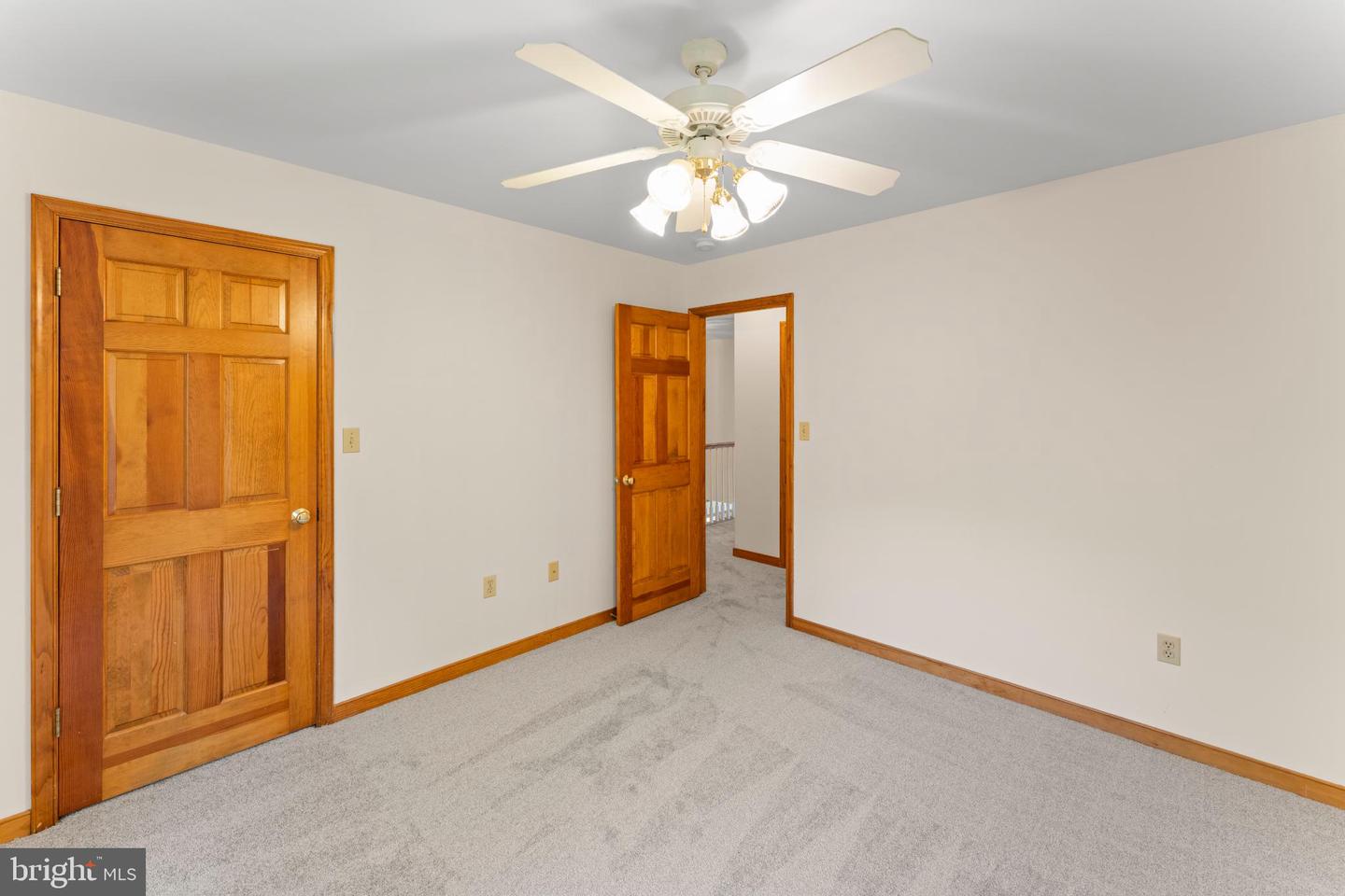 5 CRYSTAL CT, FREDERICKSBURG, Virginia 22405, 4 Bedrooms Bedrooms, 11 Rooms Rooms,2 BathroomsBathrooms,Residential,For sale,5 CRYSTAL CT,VAST2043276 MLS # VAST2043276