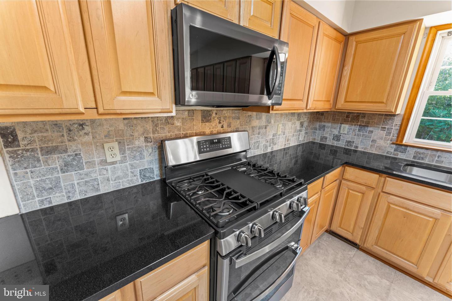 5 CRYSTAL CT, FREDERICKSBURG, Virginia 22405, 4 Bedrooms Bedrooms, 11 Rooms Rooms,2 BathroomsBathrooms,Residential,For sale,5 CRYSTAL CT,VAST2043276 MLS # VAST2043276