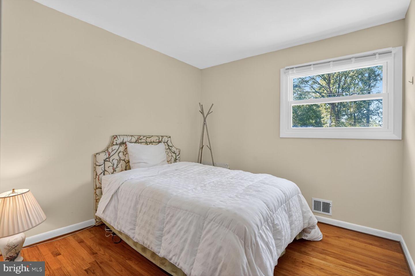 1405 ROSS DR SW, VIENNA, Virginia 22180, 4 Bedrooms Bedrooms, ,2 BathroomsBathrooms,Residential,For sale,1405 ROSS DR SW,VAFX2273358 MLS # VAFX2273358 1405 ROSS DR SW, VIENNA, Virginia 22180, 4 Bedrooms Bedrooms, ,2 BathroomsBathrooms,Residential,For sale,1405 ROSS DR SW,VAFX2273358 MLS # VAFX2273358