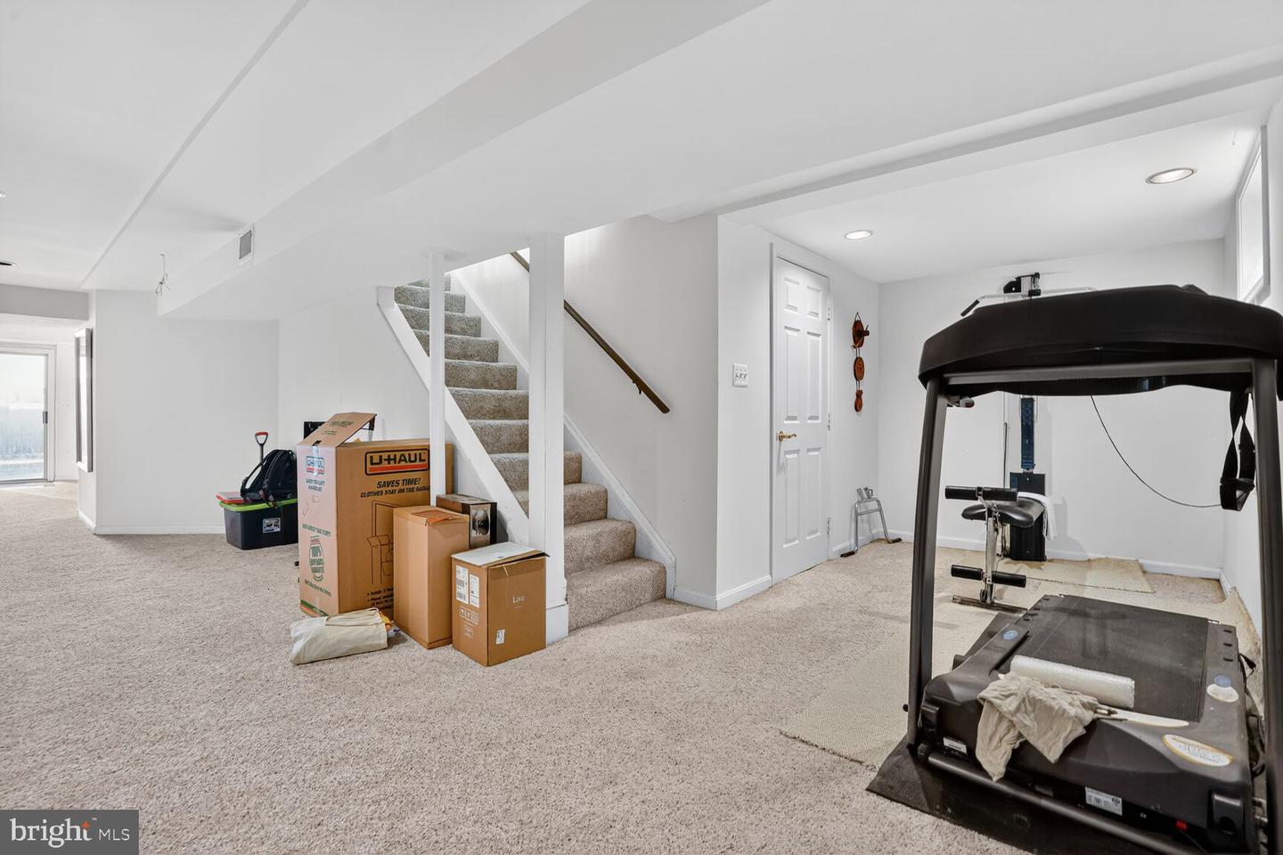 1405 ROSS DR SW, VIENNA, Virginia 22180, 4 Bedrooms Bedrooms, ,2 BathroomsBathrooms,Residential,For sale,1405 ROSS DR SW,VAFX2273358 MLS # VAFX2273358 1405 ROSS DR SW, VIENNA, Virginia 22180, 4 Bedrooms Bedrooms, ,2 BathroomsBathrooms,Residential,For sale,1405 ROSS DR SW,VAFX2273358 MLS # VAFX2273358