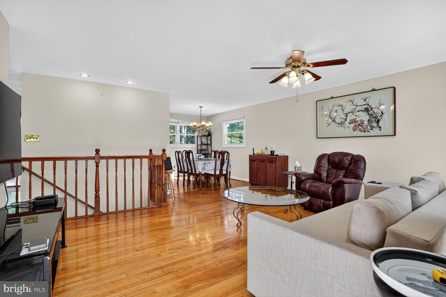 1405 ROSS DR SW, VIENNA, Virginia 22180, 4 Bedrooms Bedrooms, ,2 BathroomsBathrooms,Residential,For sale,1405 ROSS DR SW,VAFX2273358 MLS # VAFX2273358 1405 ROSS DR SW, VIENNA, Virginia 22180, 4 Bedrooms Bedrooms, ,2 BathroomsBathrooms,Residential,For sale,1405 ROSS DR SW,VAFX2273358 MLS # VAFX2273358