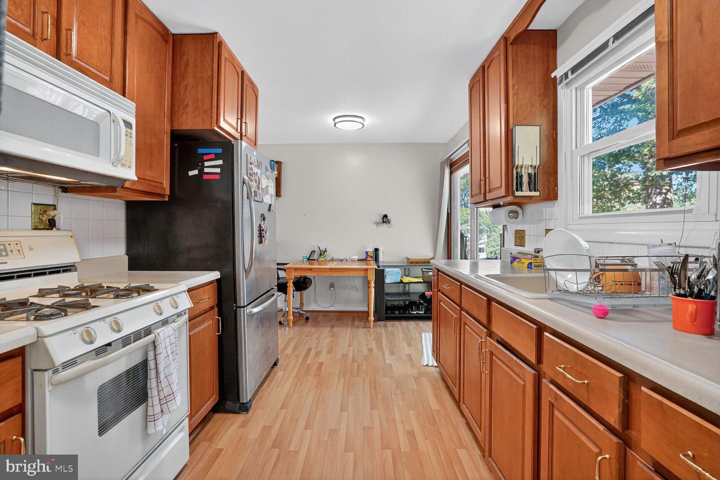 1405 ROSS DR SW, VIENNA, Virginia 22180, 4 Bedrooms Bedrooms, ,2 BathroomsBathrooms,Residential,For sale,1405 ROSS DR SW,VAFX2273358 MLS # VAFX2273358 1405 ROSS DR SW, VIENNA, Virginia 22180, 4 Bedrooms Bedrooms, ,2 BathroomsBathrooms,Residential,For sale,1405 ROSS DR SW,VAFX2273358 MLS # VAFX2273358