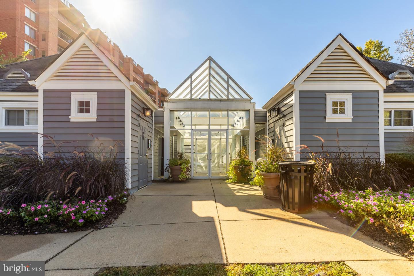 2230 GEORGE C MARSHALL DR #306, FALLS CHURCH, Virginia 22043, 2 Bedrooms Bedrooms, 7 Rooms Rooms,2 BathroomsBathrooms,Residential,For sale,2230 GEORGE C MARSHALL DR #306,VAFX2273426 MLS # VAFX2273426
