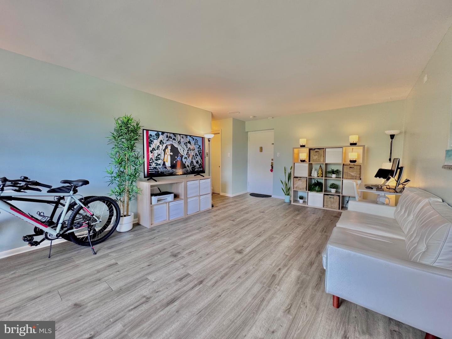 750 S DICKERSON ST #213, ARLINGTON, Virginia 22204, 1 Bedroom Bedrooms, 2 Rooms Rooms,1 BathroomBathrooms,Residential,For sale,750 S DICKERSON ST #213,VAAR2064658 MLS # VAAR2064658