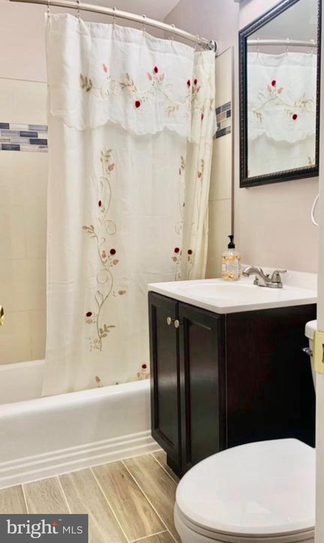 750 S DICKERSON ST #213, ARLINGTON, Virginia 22204, 1 Bedroom Bedrooms, 2 Rooms Rooms,1 BathroomBathrooms,Residential,For sale,750 S DICKERSON ST #213,VAAR2064658 MLS # VAAR2064658