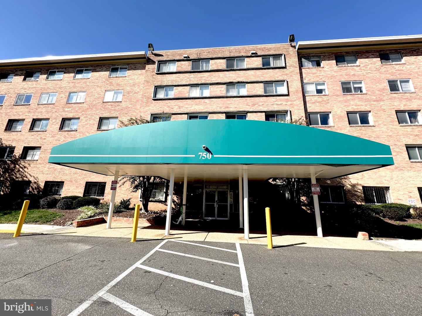 750 S DICKERSON ST #213, ARLINGTON, Virginia 22204, 1 Bedroom Bedrooms, 2 Rooms Rooms,1 BathroomBathrooms,Residential,For sale,750 S DICKERSON ST #213,VAAR2064658 MLS # VAAR2064658