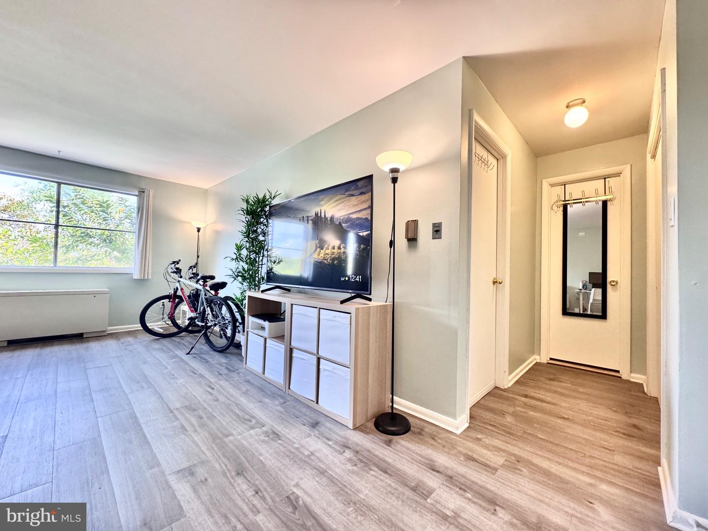 750 S DICKERSON ST #213, ARLINGTON, Virginia 22204, 1 Bedroom Bedrooms, 2 Rooms Rooms,1 BathroomBathrooms,Residential,For sale,750 S DICKERSON ST #213,VAAR2064658 MLS # VAAR2064658
