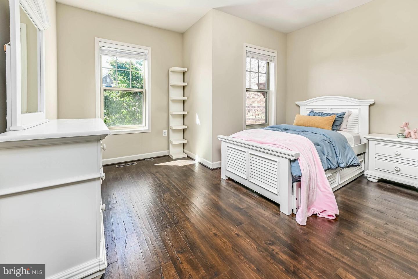 42540 DREAMWEAVER, ASHBURN, Virginia 20148, 3 Bedrooms Bedrooms, ,2 BathroomsBathrooms,Residential,For sale,42540 DREAMWEAVER,VALO2108444 MLS # VALO2108444