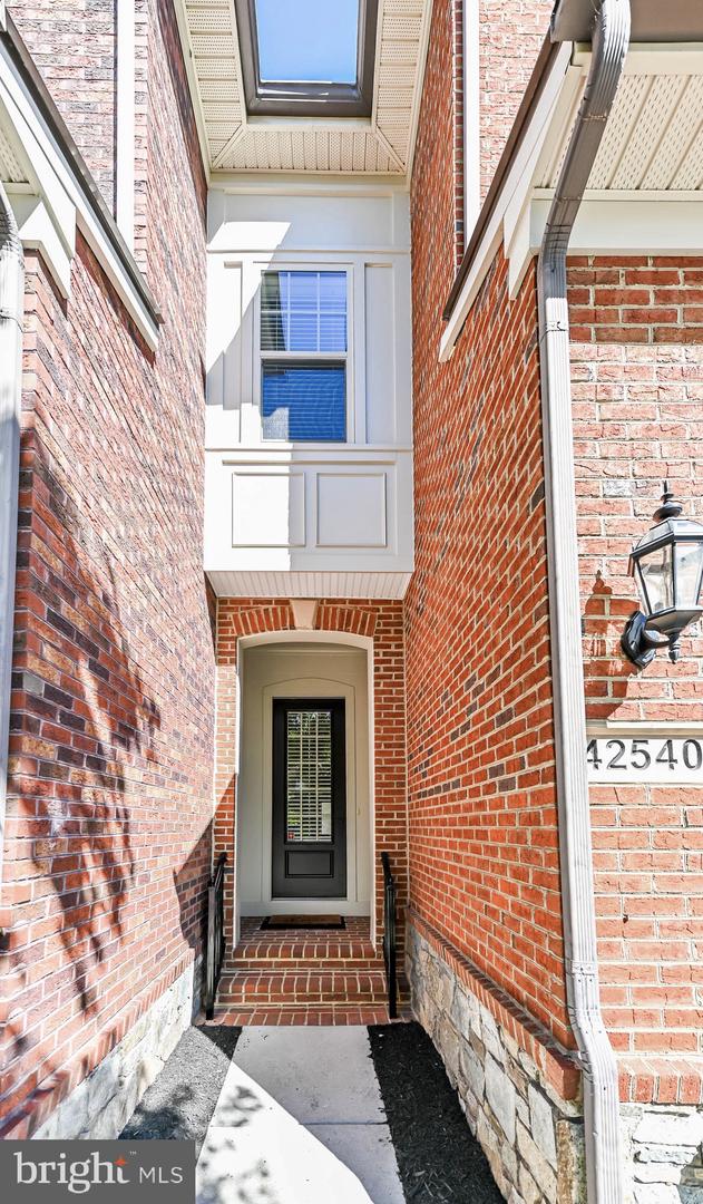 42540 DREAMWEAVER, ASHBURN, Virginia 20148, 3 Bedrooms Bedrooms, ,2 BathroomsBathrooms,Residential,For sale,42540 DREAMWEAVER,VALO2108444 MLS # VALO2108444