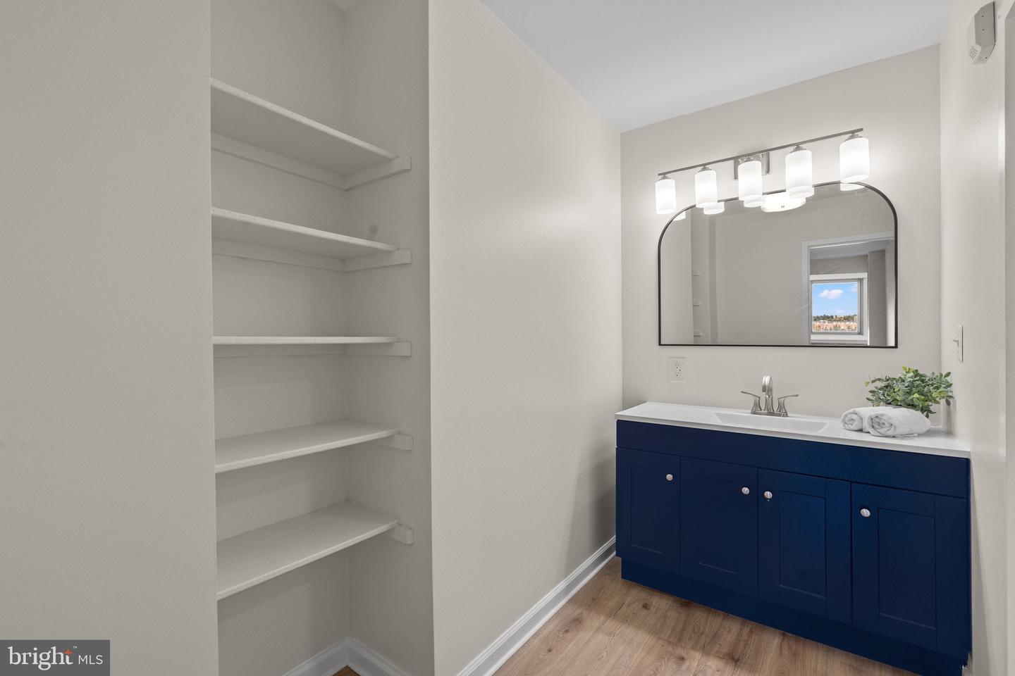 1225 MARTHA CUSTIS DR #1016, ALEXANDRIA, Virginia 22302, 1 Bedroom Bedrooms, ,1 BathroomBathrooms,Residential,For sale,1225 MARTHA CUSTIS DR #1016,VAAX2050694 MLS # VAAX2050694