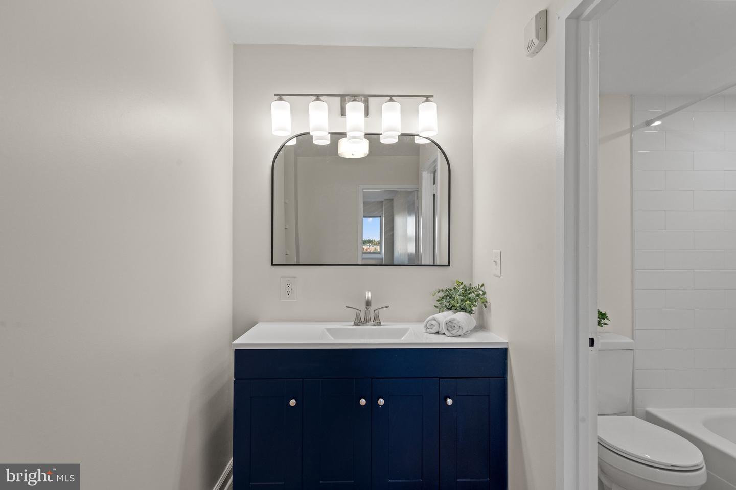 1225 MARTHA CUSTIS DR #1016, ALEXANDRIA, Virginia 22302, 1 Bedroom Bedrooms, ,1 BathroomBathrooms,Residential,For sale,1225 MARTHA CUSTIS DR #1016,VAAX2050694 MLS # VAAX2050694