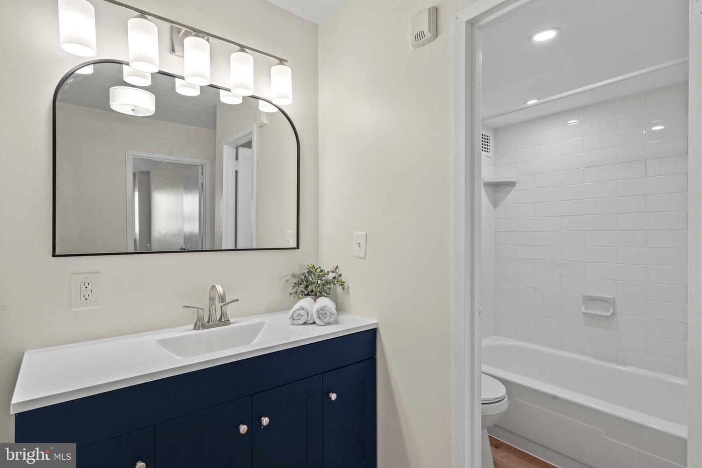 1225 MARTHA CUSTIS DR #1016, ALEXANDRIA, Virginia 22302, 1 Bedroom Bedrooms, ,1 BathroomBathrooms,Residential,For sale,1225 MARTHA CUSTIS DR #1016,VAAX2050694 MLS # VAAX2050694