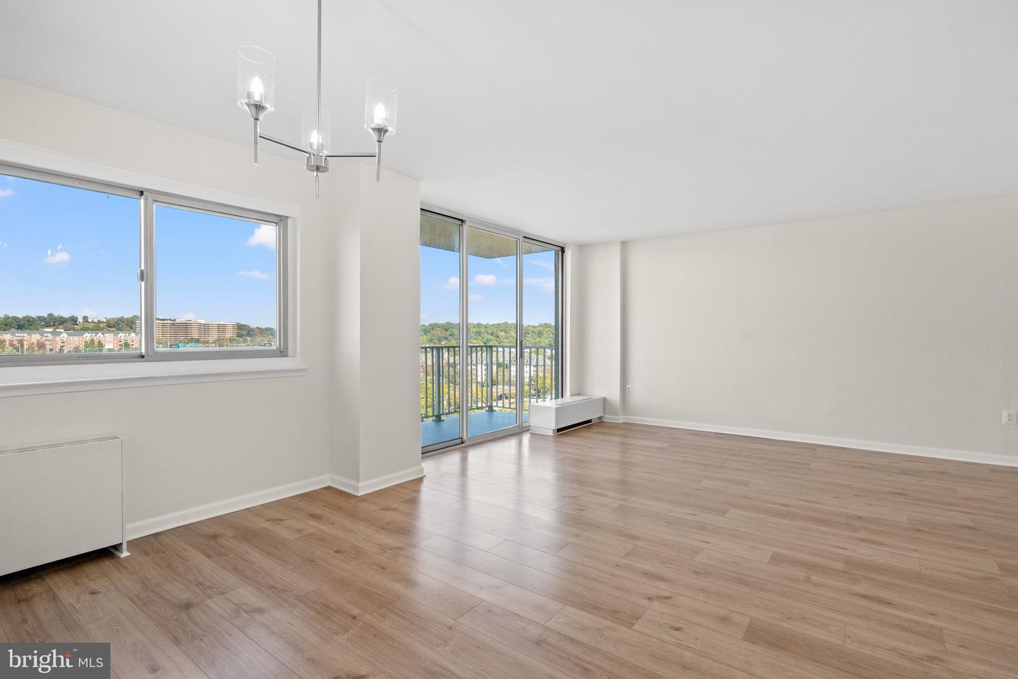 1225 MARTHA CUSTIS DR #1016, ALEXANDRIA, Virginia 22302, 1 Bedroom Bedrooms, ,1 BathroomBathrooms,Residential,For sale,1225 MARTHA CUSTIS DR #1016,VAAX2050694 MLS # VAAX2050694