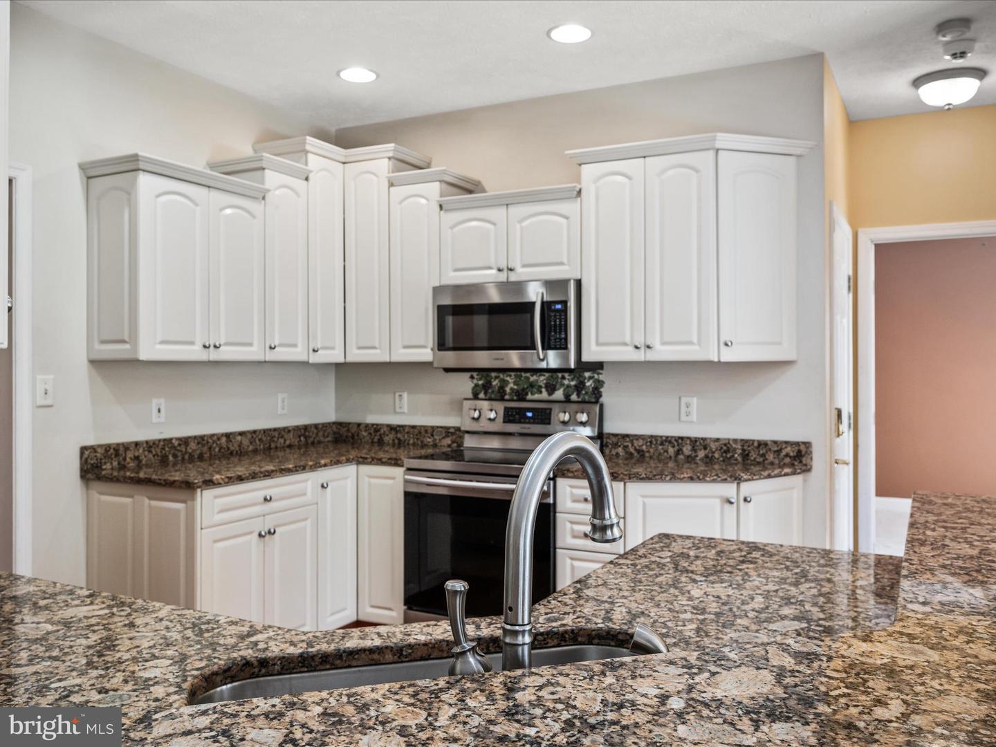 317 HENDERSON CT, BERRYVILLE, Virginia 22611, 5 Bedrooms Bedrooms, 18 Rooms Rooms,3 BathroomsBathrooms,Residential,For sale,317 HENDERSON CT,VACL2006134 MLS # VACL2006134